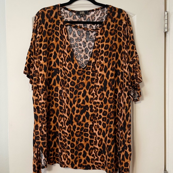 Cheetah Print Top W/ Cutouts - Picture 1 of 4